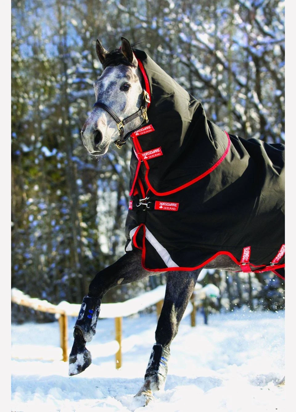 Rambo Supreme Vari-Layer Heavy Turnout Rug 450g - Black/Red