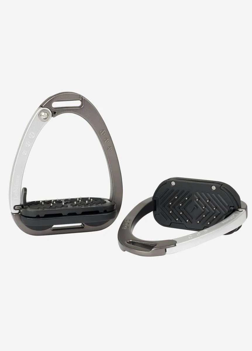 LeMieux Vector Balance Stirrups - Carbon/Silver